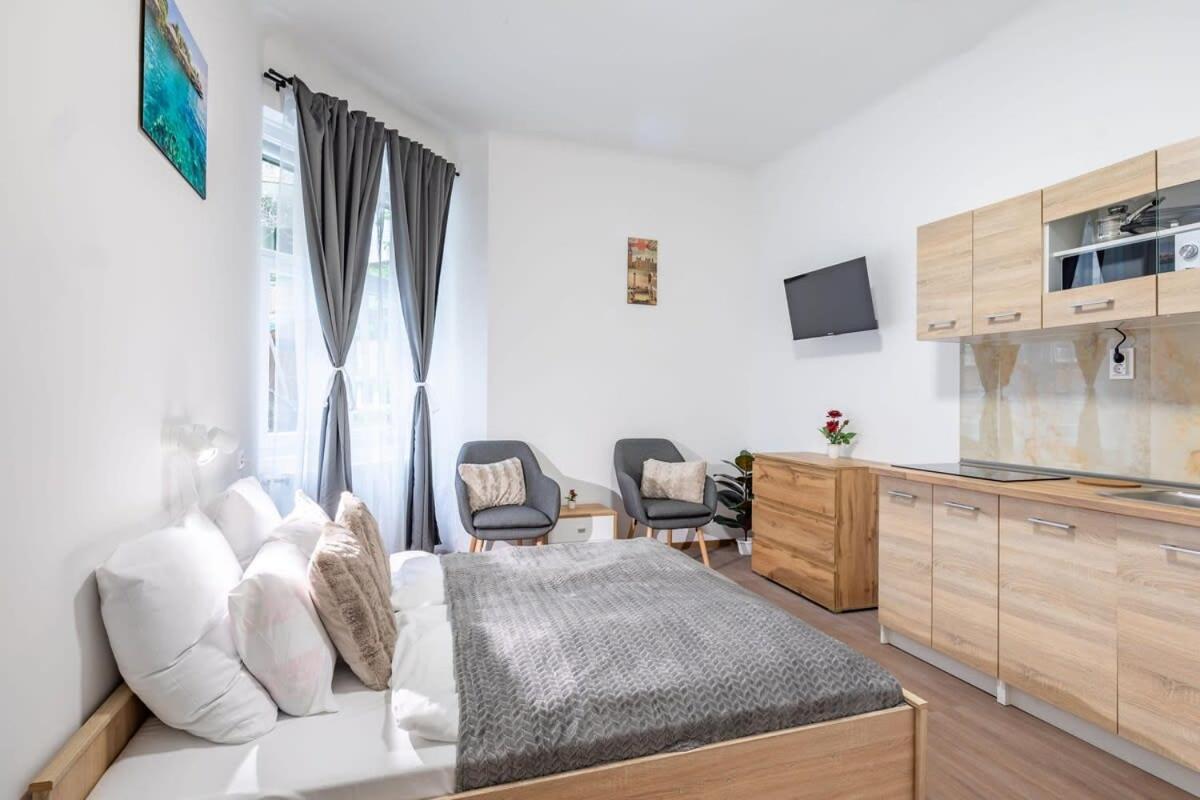 Comfy In The Center Of The Apartment *